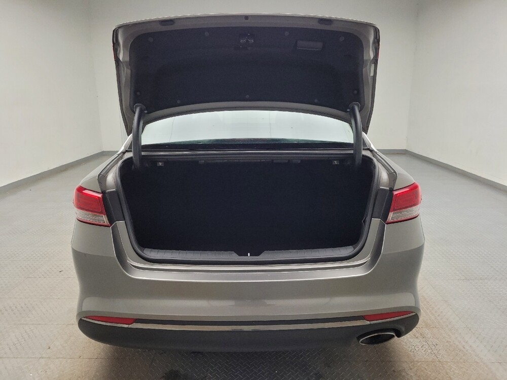 2016 Kia Optima in Eastpointe, MI 48021 - 18120040 29