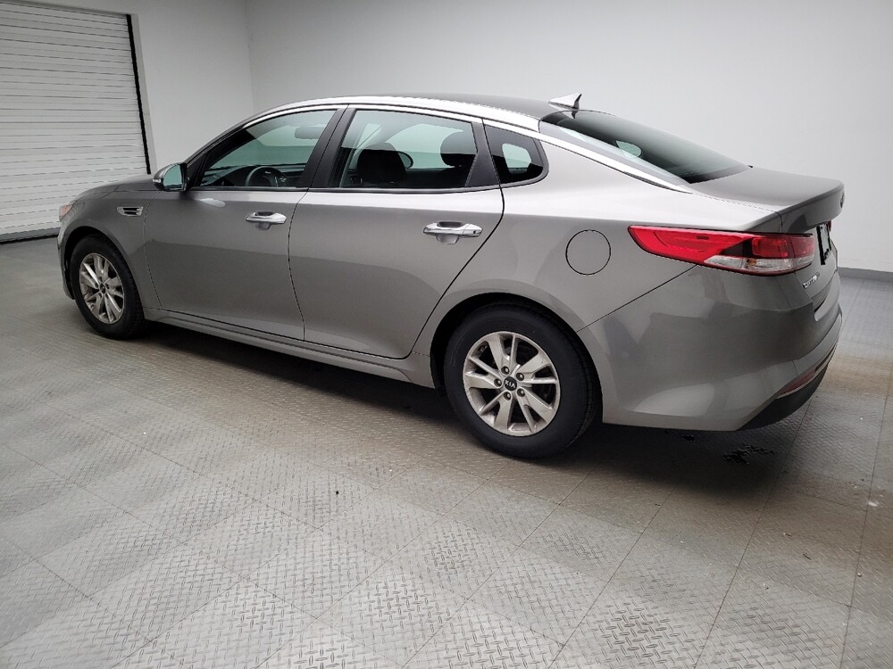 2016 Kia Optima in Eastpointe, MI 48021 - 18120040 3