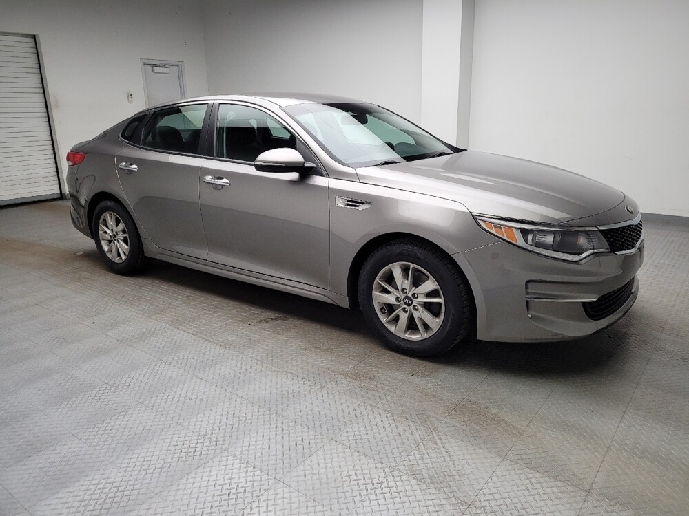 2016 Kia Optima in Eastpointe, MI 48021 - 18120040 11