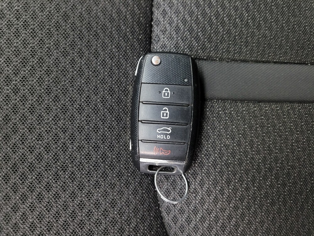 2016 Kia Optima in Eastpointe, MI 48021 - 18120040 32