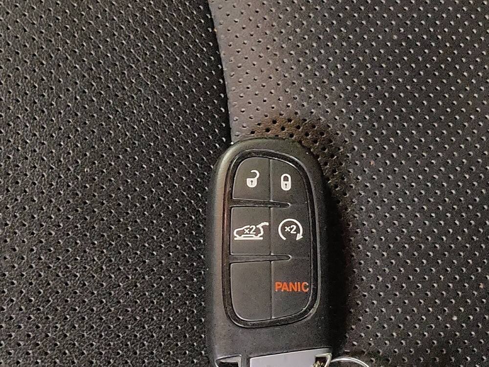 2019 Jeep Cherokee in Tallahassee, FL 32304 - 18120045 32