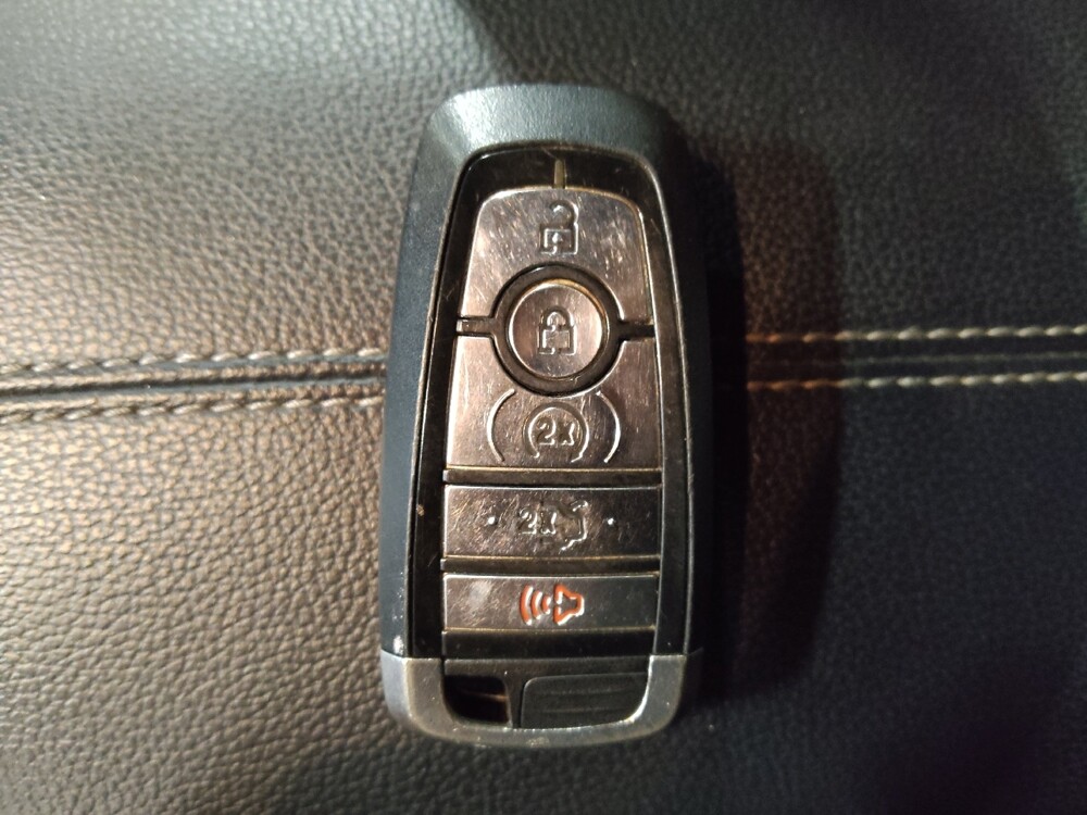 2018 Ford Mustang in Jacksonville, FL 32210 - 18120050 32