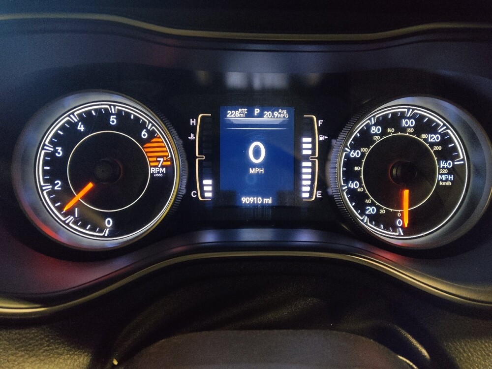 2019 Jeep Cherokee in Orlando, FL 32808 - 18120052 23