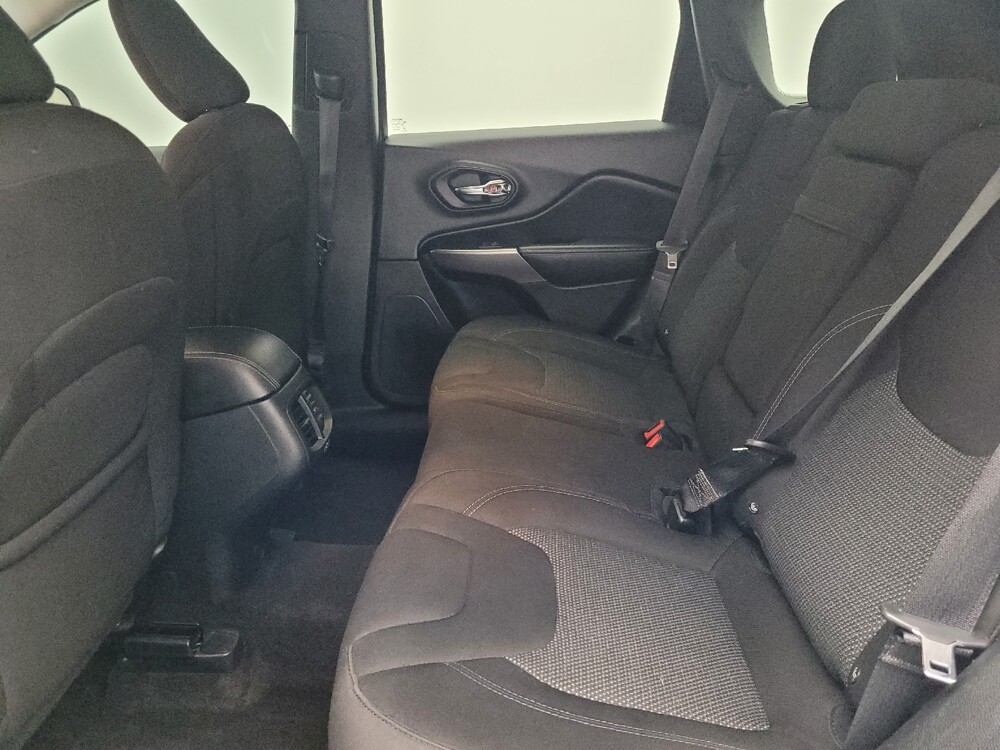 2019 Jeep Cherokee in Orlando, FL 32808 - 18120052 18