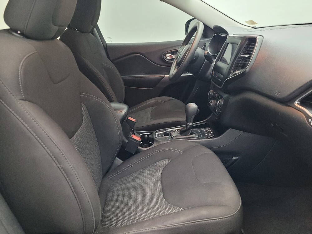 2019 Jeep Cherokee in Orlando, FL 32808 - 18120052 21