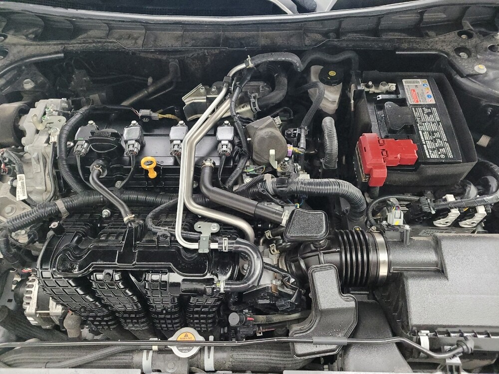 2025 Nissan Altima in Taylor, MI 48180 - 18120065 30