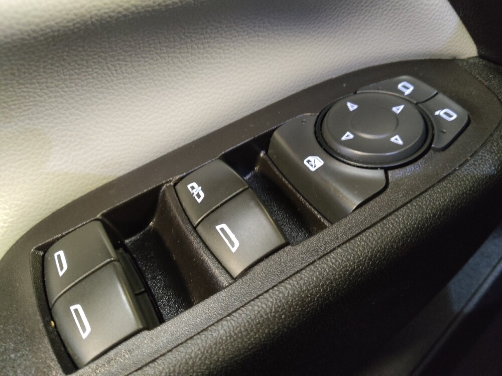 2018 Chevrolet Equinox in Greenville, SC 29607 - 18120067 27