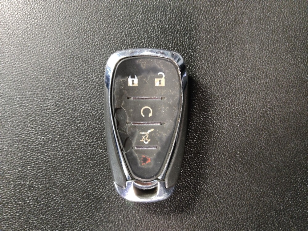 2018 Chevrolet Equinox in Greenville, SC 29607 - 18120067 32