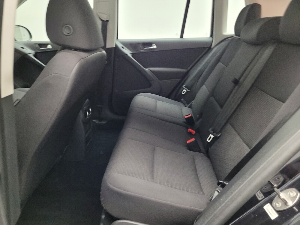 2017 Volkswagen Tiguan in Downey, CA 90241 - 18120069 18