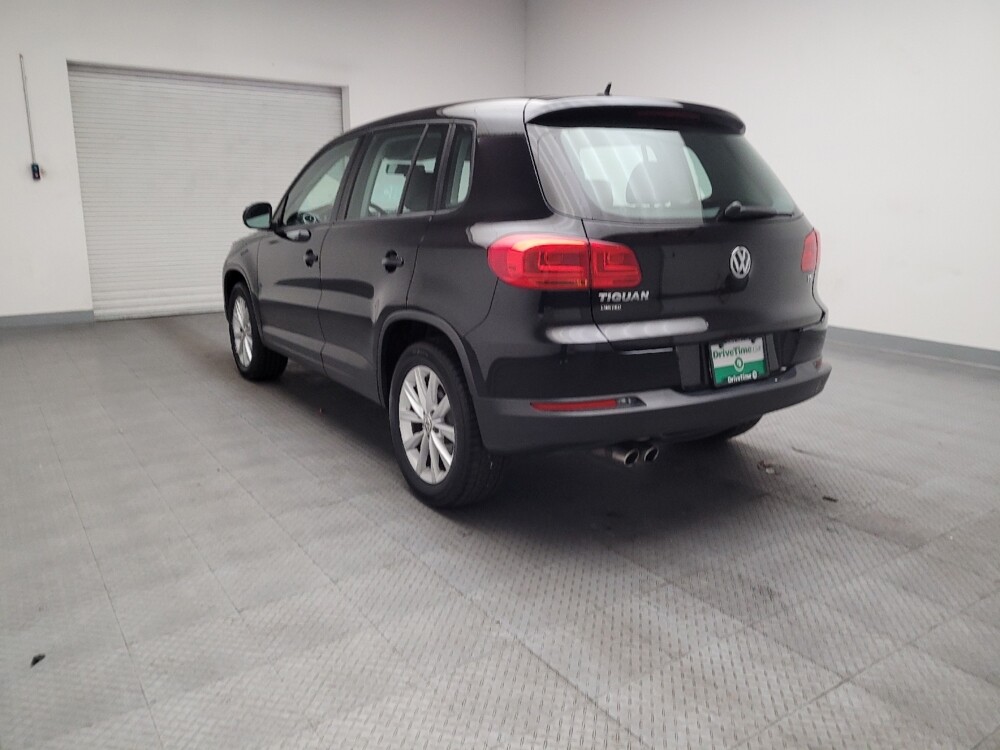 2017 Volkswagen Tiguan in Downey, CA 90241 - 18120069 5