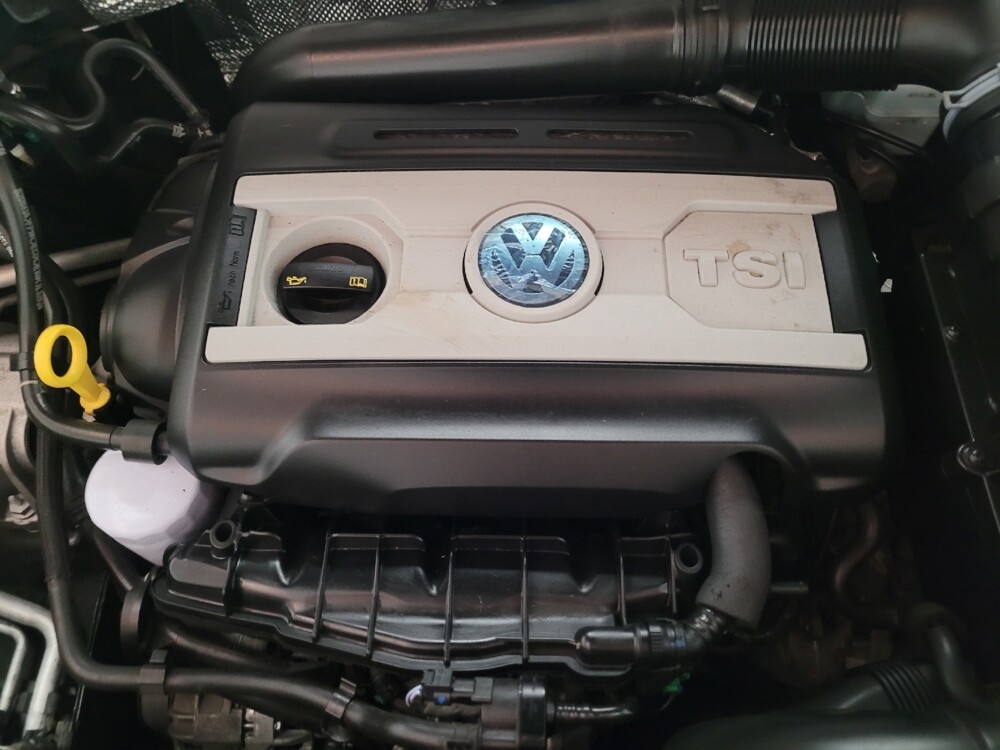 2017 Volkswagen Tiguan in Downey, CA 90241 - 18120069 30