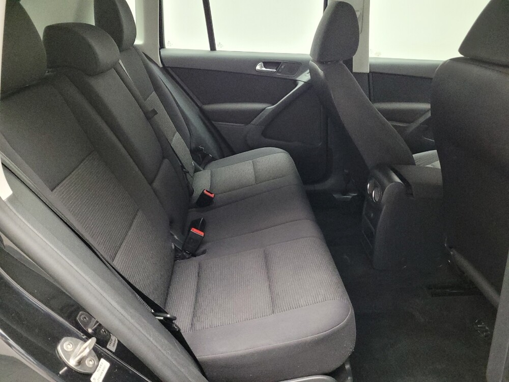 2017 Volkswagen Tiguan in Downey, CA 90241 - 18120069 19