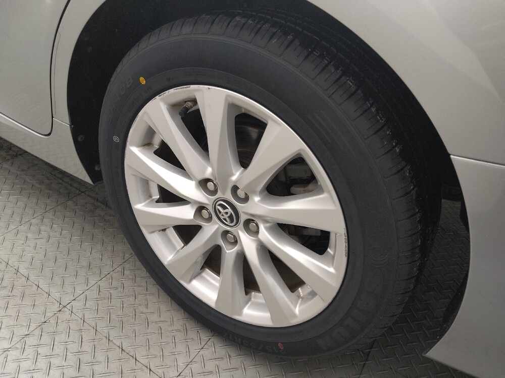 2019 Toyota Camry in Live Oak, TX 78233 - 18120070 31