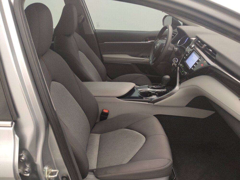 2019 Toyota Camry in Live Oak, TX 78233 - 18120070 21