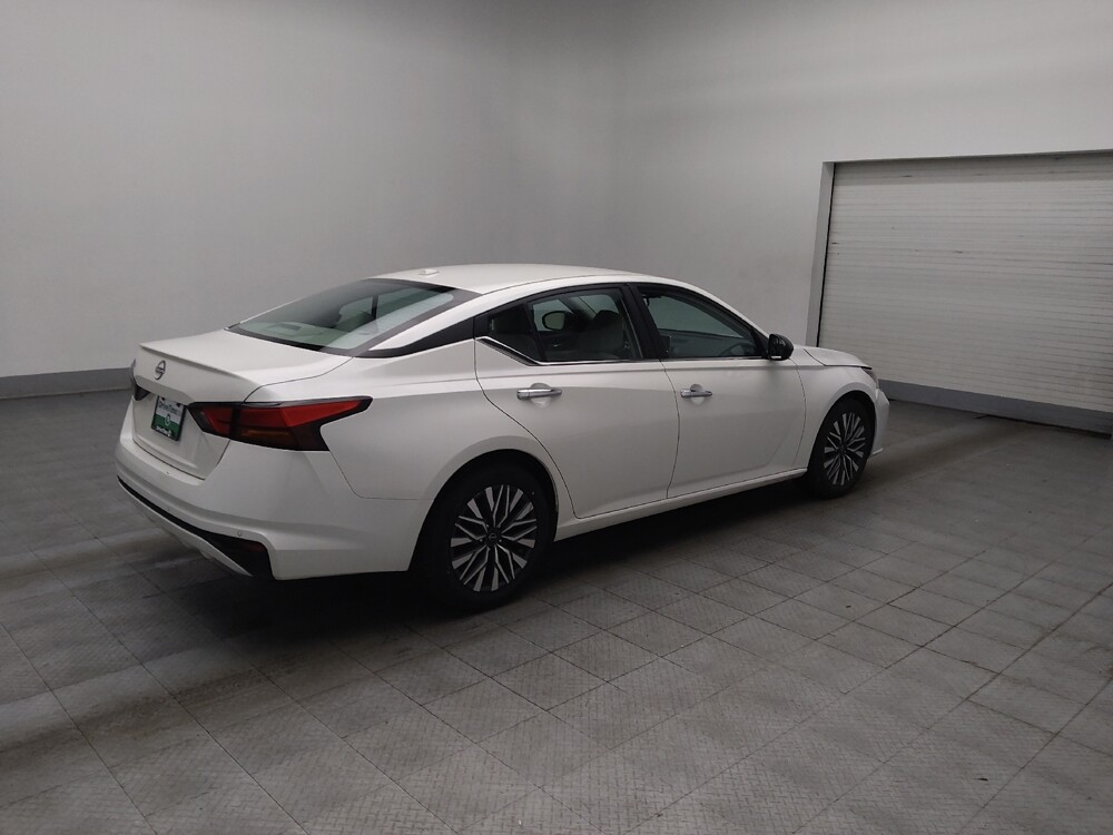 2025 Nissan Altima in Macon, GA 31210 - 18120072 10