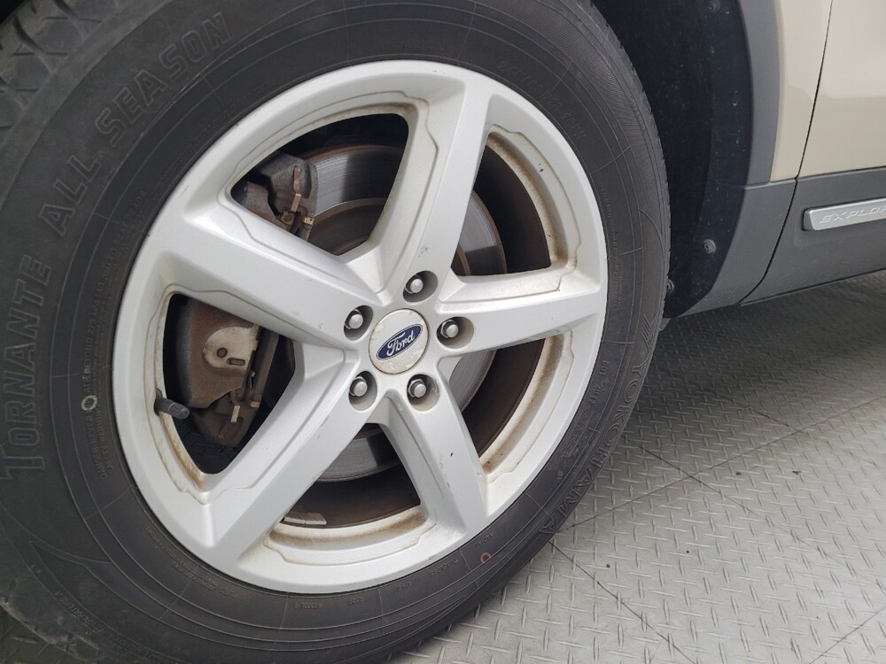 2017 Ford Explorer in Orlando, FL 32808 - 18120074 31