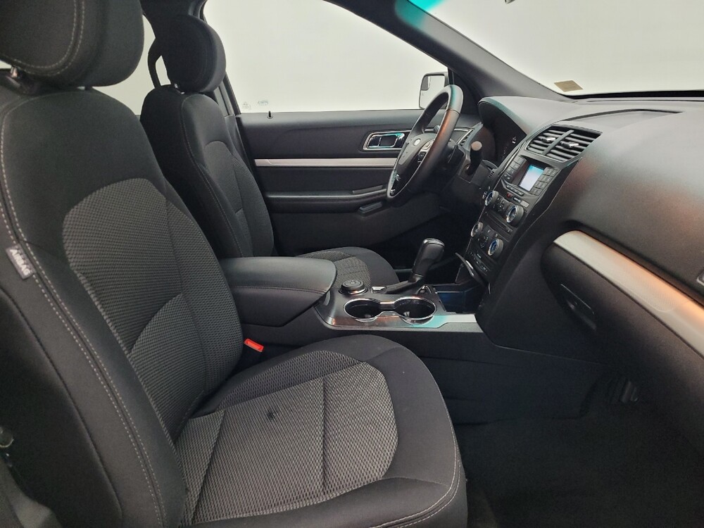 2017 Ford Explorer in Orlando, FL 32808 - 18120074 21