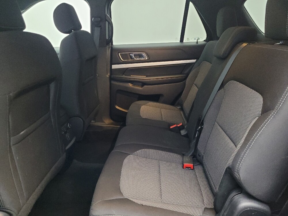 2017 Ford Explorer in Orlando, FL 32808 - 18120074 18