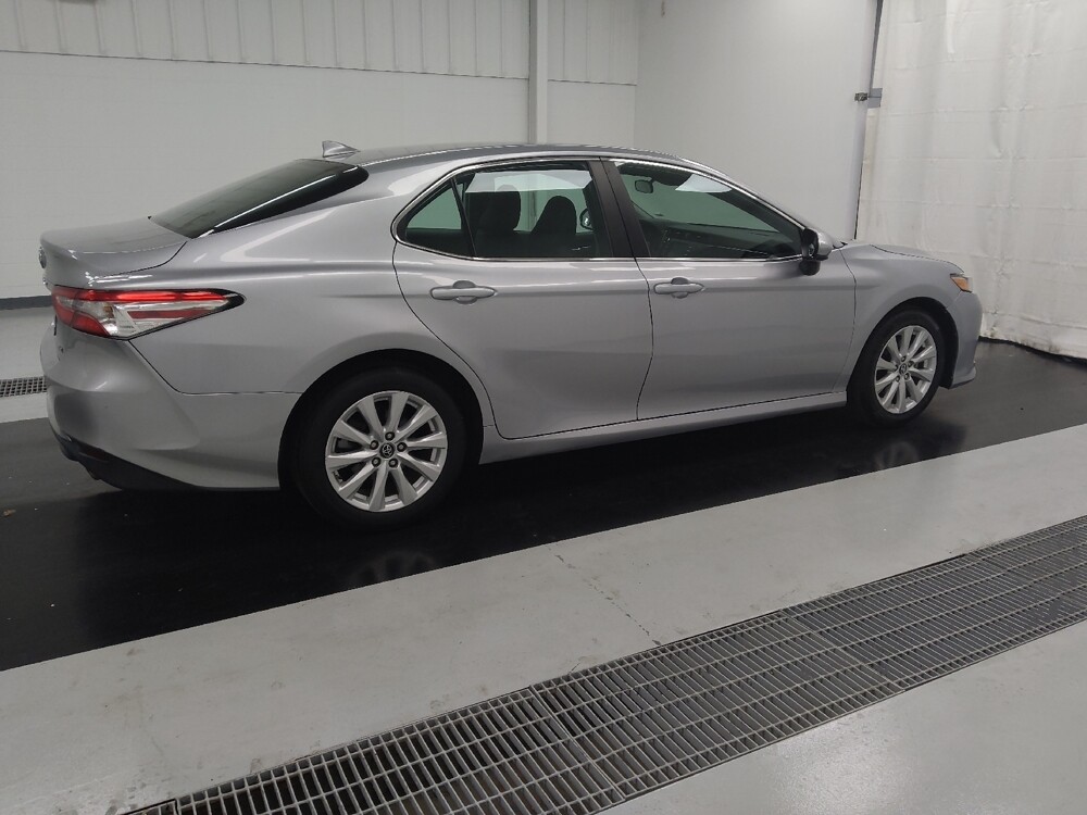 2019 Toyota Camry in St. Louis, MO 63136 - 18120075 10