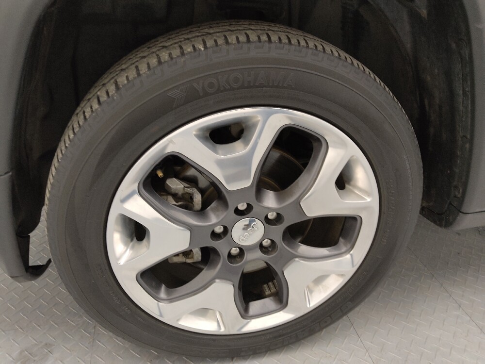 2021 Jeep Compass in Wichita, KS 67207 - 18120083 31