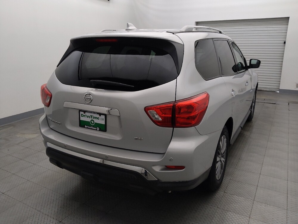 2019 Nissan Pathfinder in Metairie, LA 70006 - 18120084 7