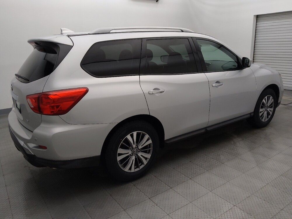 2019 Nissan Pathfinder in Metairie, LA 70006 - 18120084 10