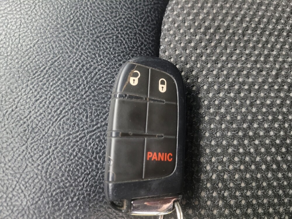 2021 Jeep Compass in Indianapolis, IN 46222 - 18120089 32