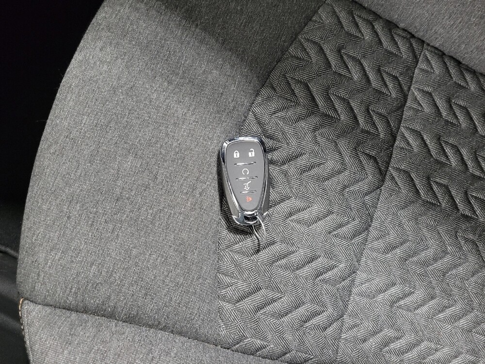 2022 Chevrolet Equinox in Pittsburgh, PA 15236 - 18120093 32