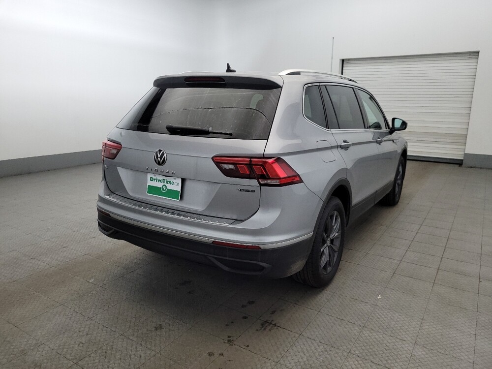 2022 Volkswagen Tiguan in Pittsburgh, PA 15237 - 18120102 9