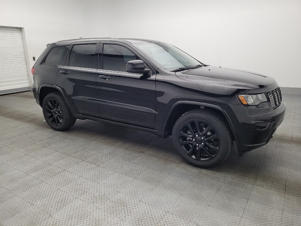2018 Jeep Grand Cherokee in Miami, FL 33157 - 18120106 11