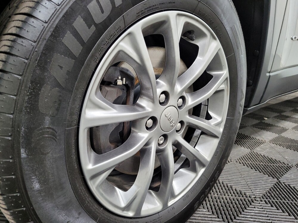 2020 Jeep Cherokee in Allentown, PA 18103 - 18120108 31