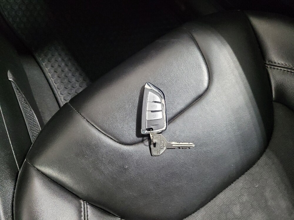 2020 Jeep Cherokee in Allentown, PA 18103 - 18120108 32