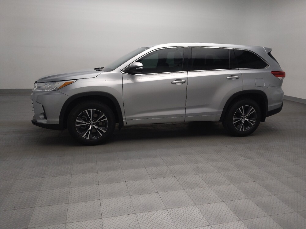 2018 Toyota Highlander in Fort Worth, TX 76116 - 18120118 2