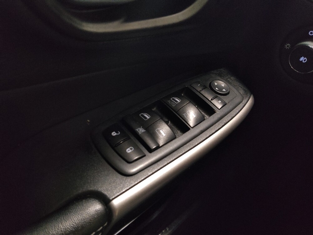 2020 Jeep Cherokee in Stone Mountain, GA 30083 - 18120128 27