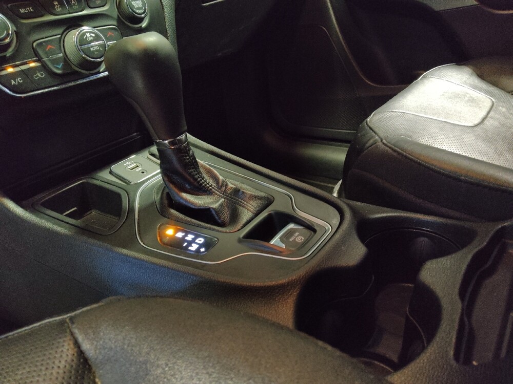 2021 Jeep Cherokee in Tucson, AZ 85705 - 18120130 26