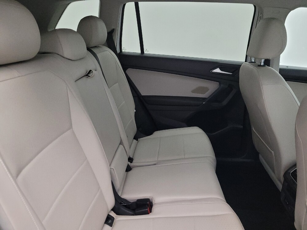 2018 Volkswagen Tiguan in Phoenix, AZ 85015 - 18120136 19