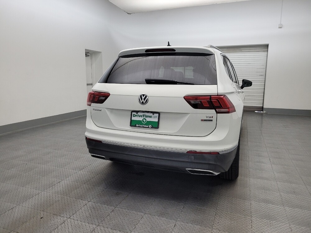 2018 Volkswagen Tiguan in Phoenix, AZ 85015 - 18120136 7