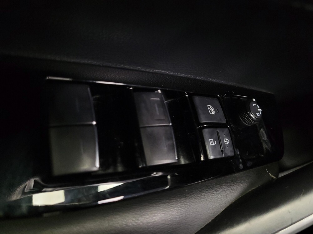 2022 Toyota Corolla in Las Vegas, NV 89104 - 18120140 27