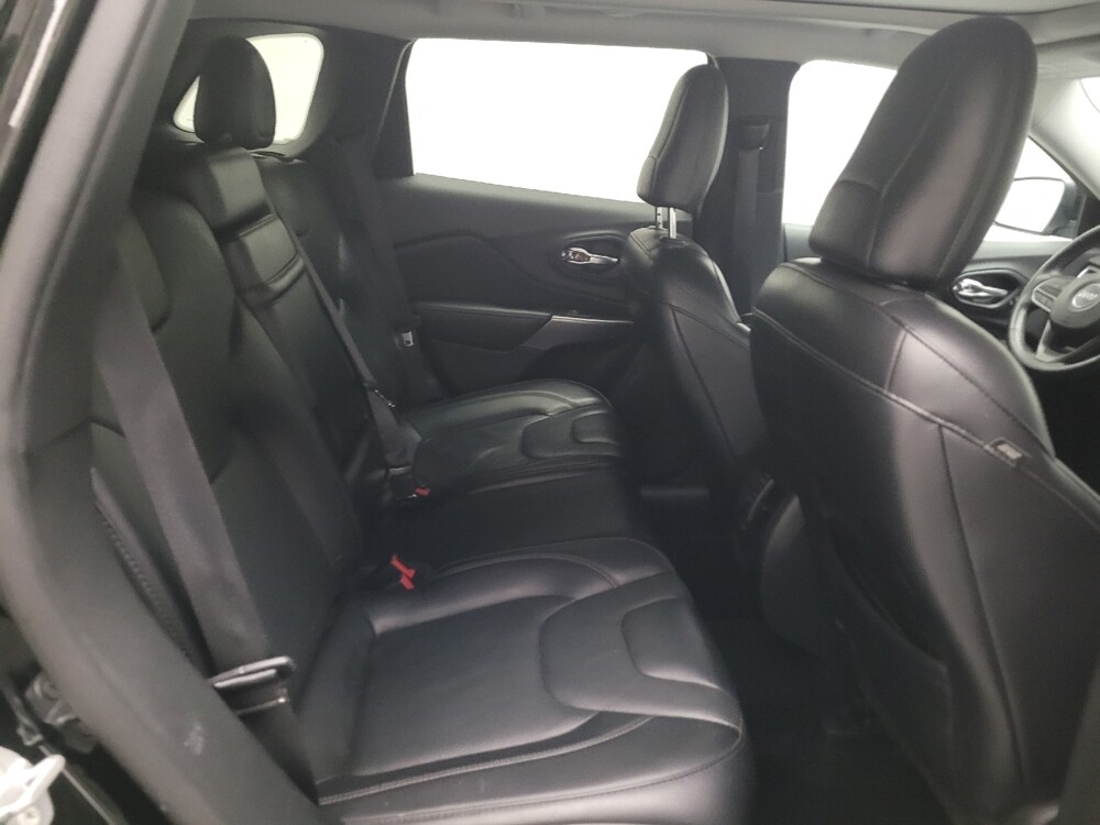 2019 Jeep Cherokee in Riverside, CA 92504 - 18120144 19
