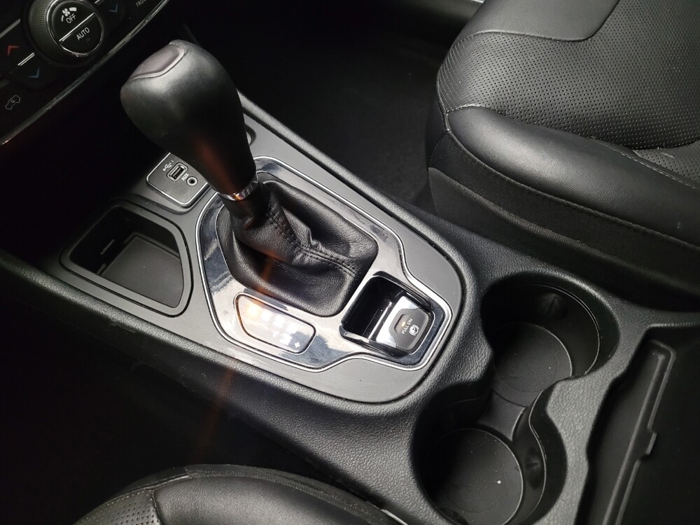 2019 Jeep Cherokee in Riverside, CA 92504 - 18120144 26