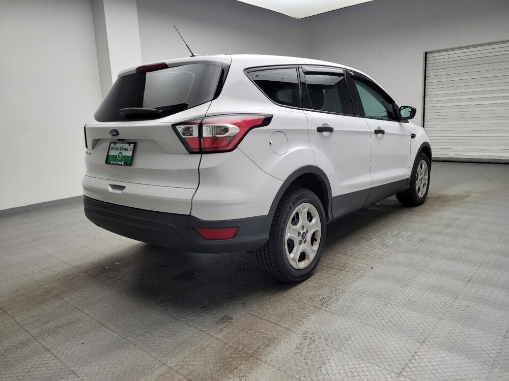 2018 Ford Escape in Taylor, MI 48180 - 18120169 9