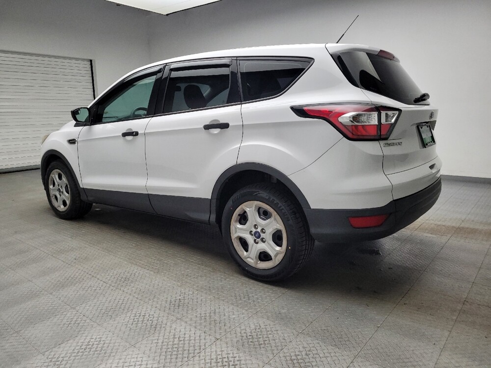2018 Ford Escape in Taylor, MI 48180 - 18120169 3