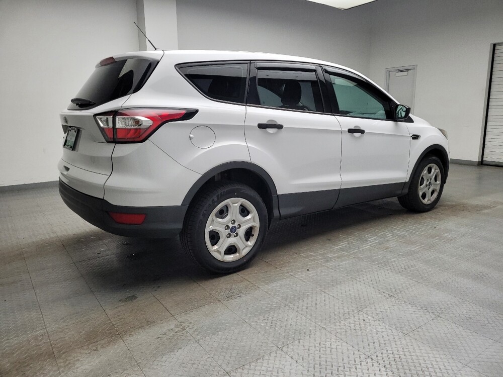 2018 Ford Escape in Taylor, MI 48180 - 18120169 10