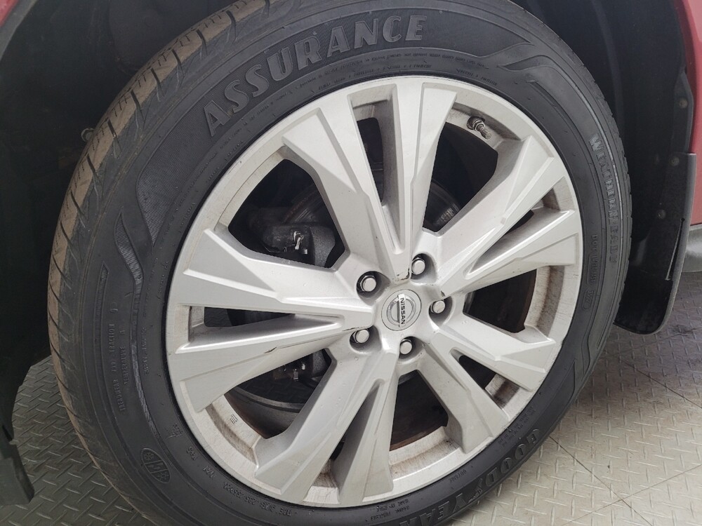 2018 Nissan Pathfinder in Grand Rapids, MI 49508 - 18120173 31