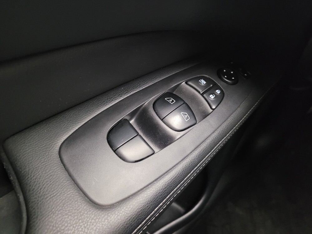 2018 Nissan Pathfinder in Grand Rapids, MI 49508 - 18120173 27