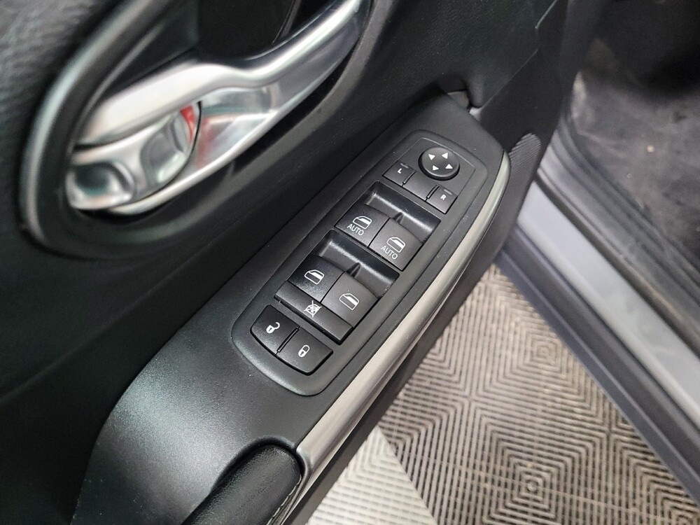 2021 Jeep Cherokee in Pittsburgh, PA 15236 - 18120182 27