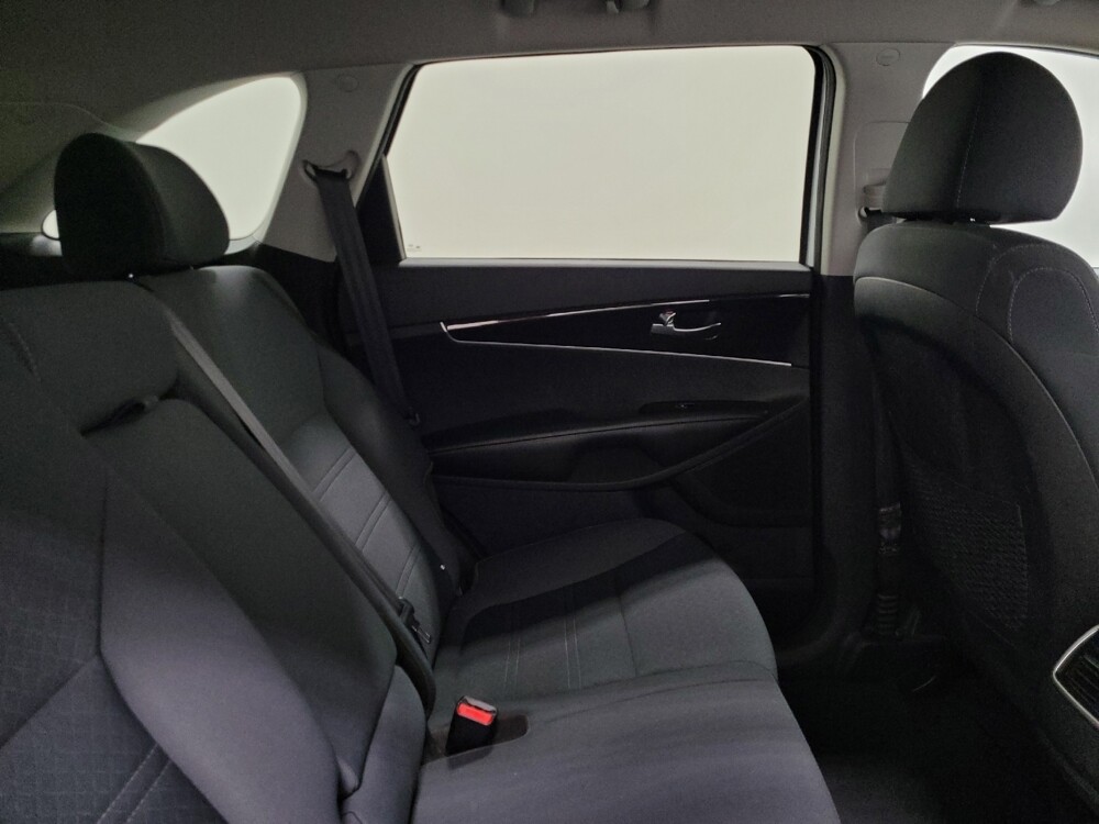 2020 Kia Sorento in Pittsburgh, PA 15236 - 18120183 19