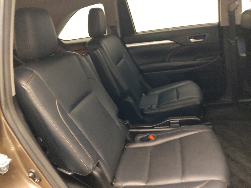 2018 Toyota Highlander in Duluth, GA 30096 - 18120189 19