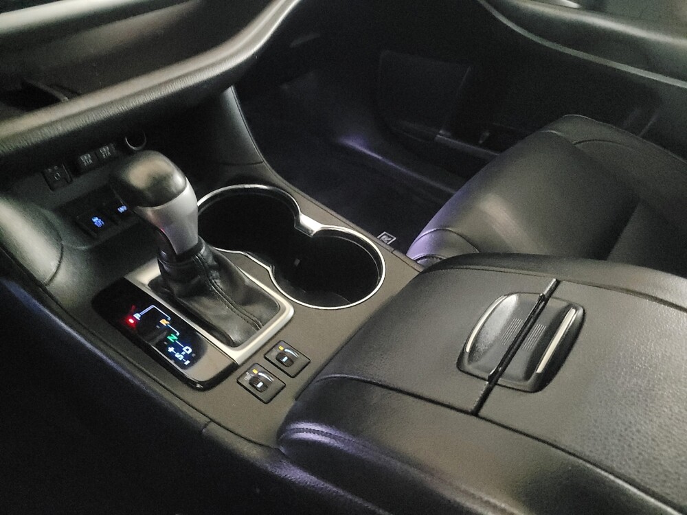 2018 Toyota Highlander in Duluth, GA 30096 - 18120189 26
