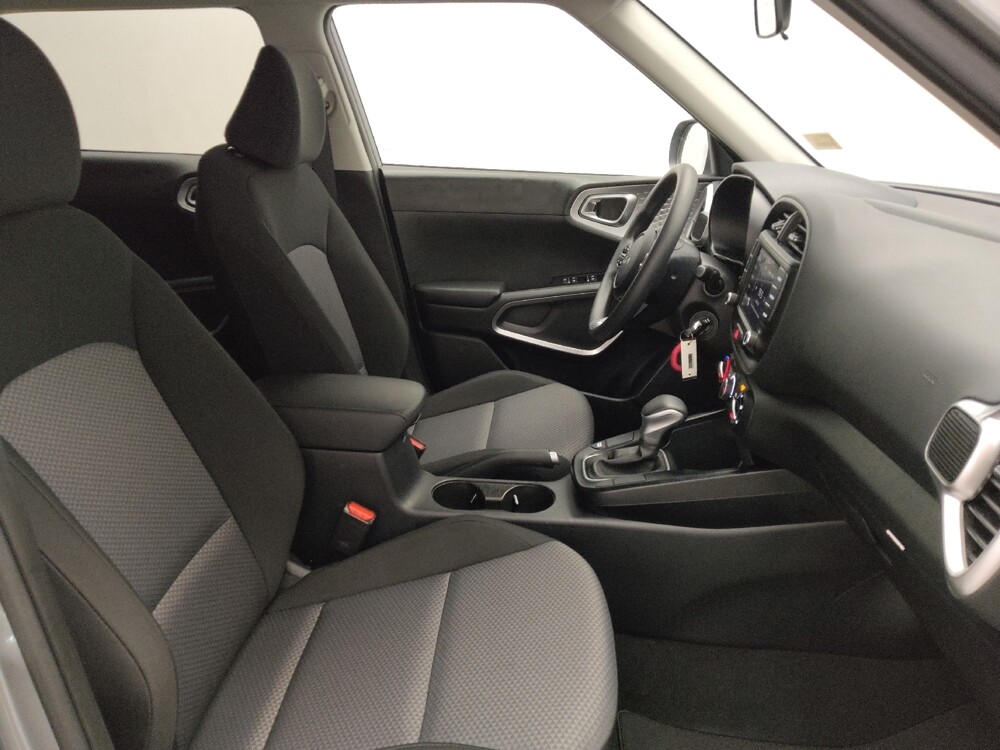 2025 Kia Soul in Morrow, GA 30260 - 18120195 21